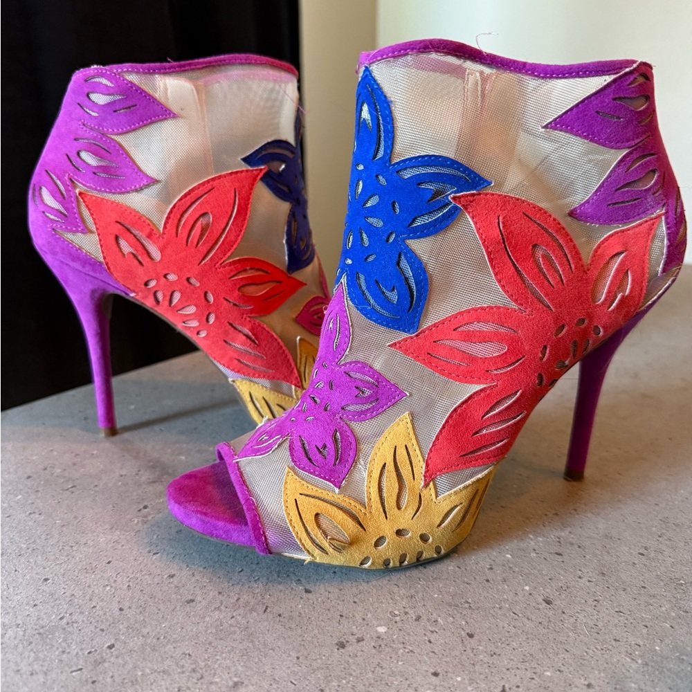 Multi Color fun flower Jessica Simpson 🌺 heels!